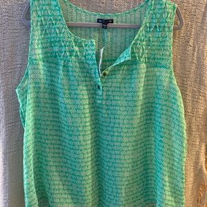 Gap sleeveless shirt